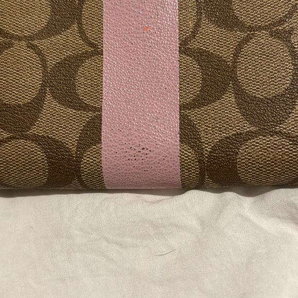 Coach pink and brown wallet with light pink accents - Picture 4 of 9